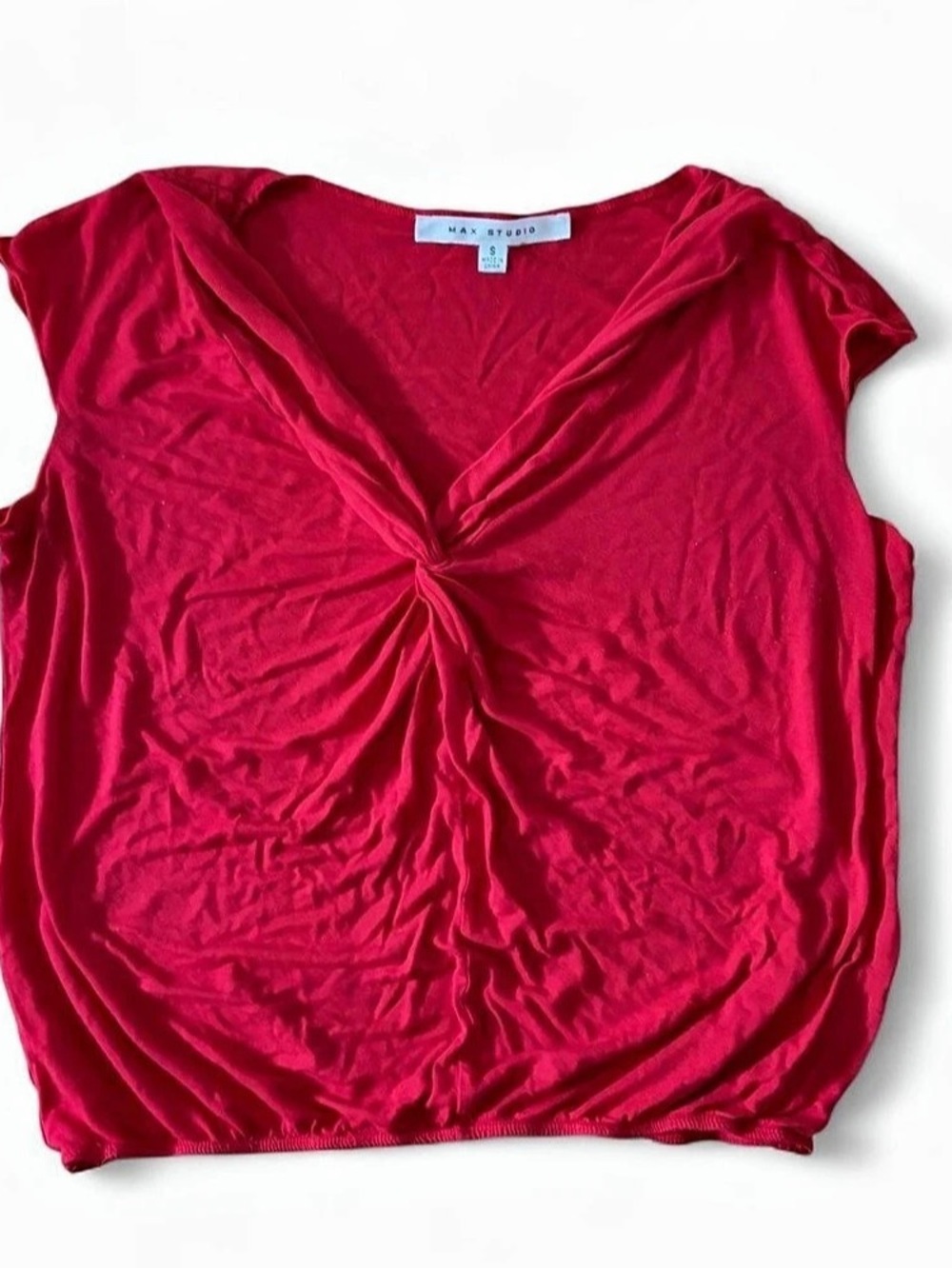 Max Studio red v-neck top Sz S